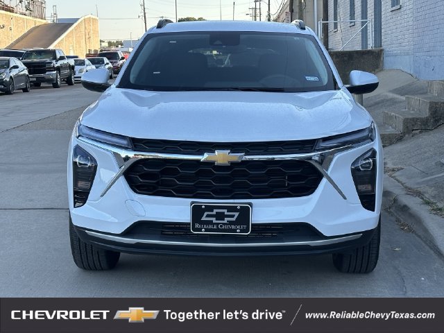Used 2026 Chevrolet Trax LT FWD image 8