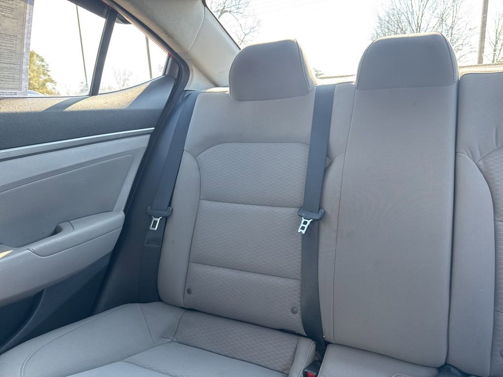Used 2020 Hyundai Elantra SEL image 12