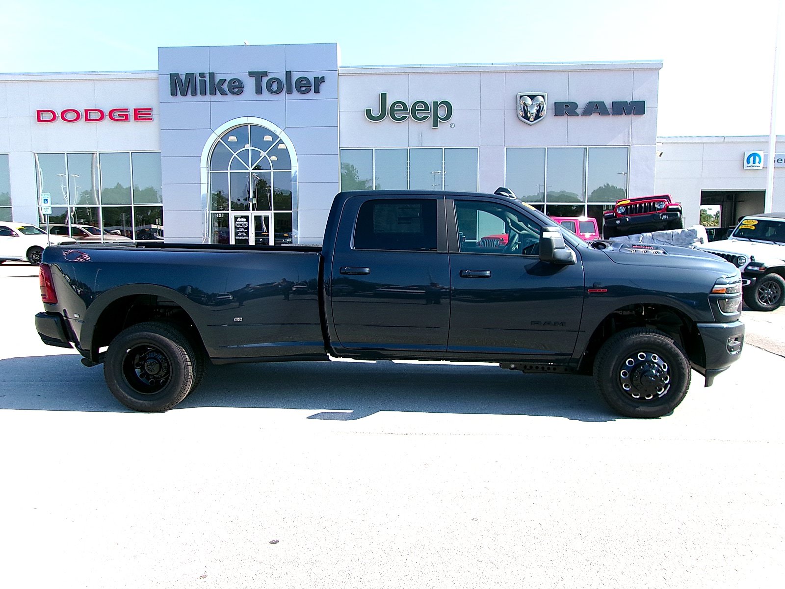 New 2026 RAM 3500 Laramie w/ Night Edition AWD/4WD image 4