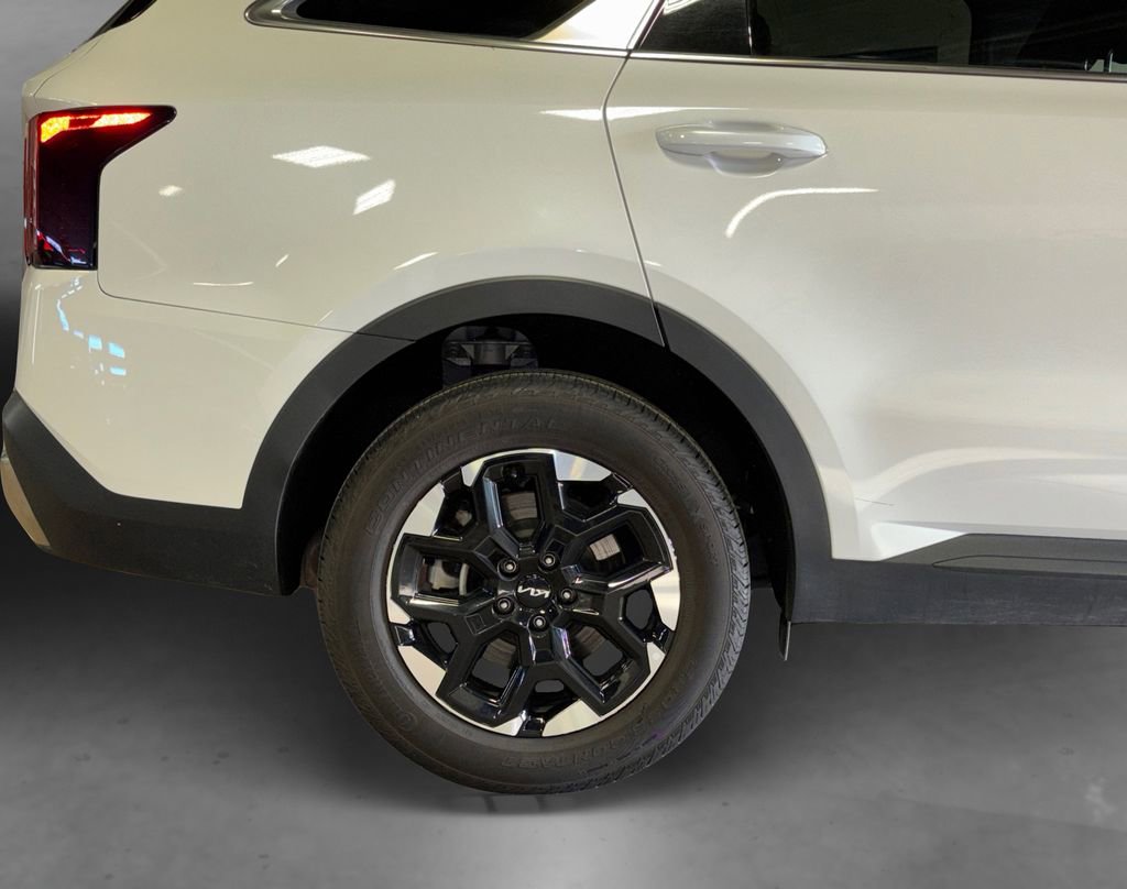 Used 2024 Kia Sorento S image 18