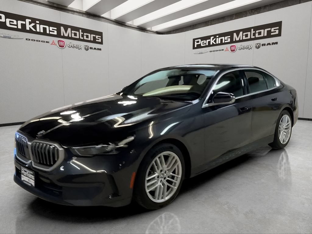 Used 2024 BMW 530i xDrive AWD/4WD image 1