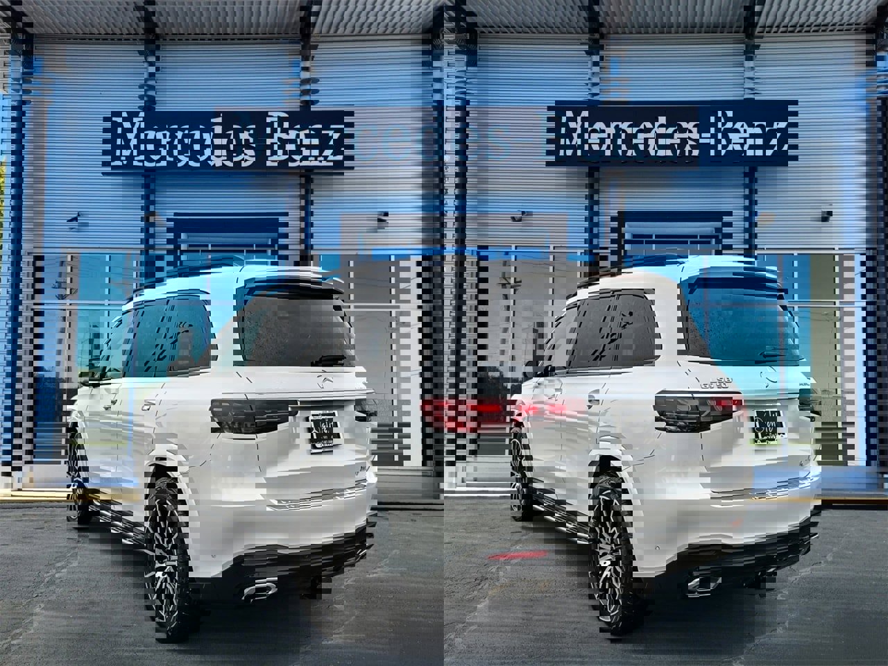 New 2026 Mercedes-Benz GLS 580 4MATIC image 4