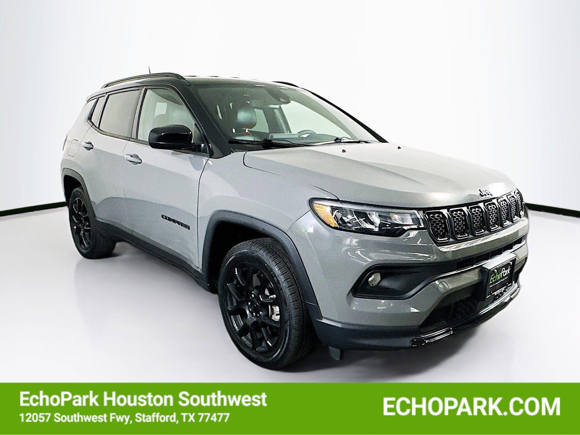 Used 2023 Jeep Compass Latitude AWD/4WD image 1