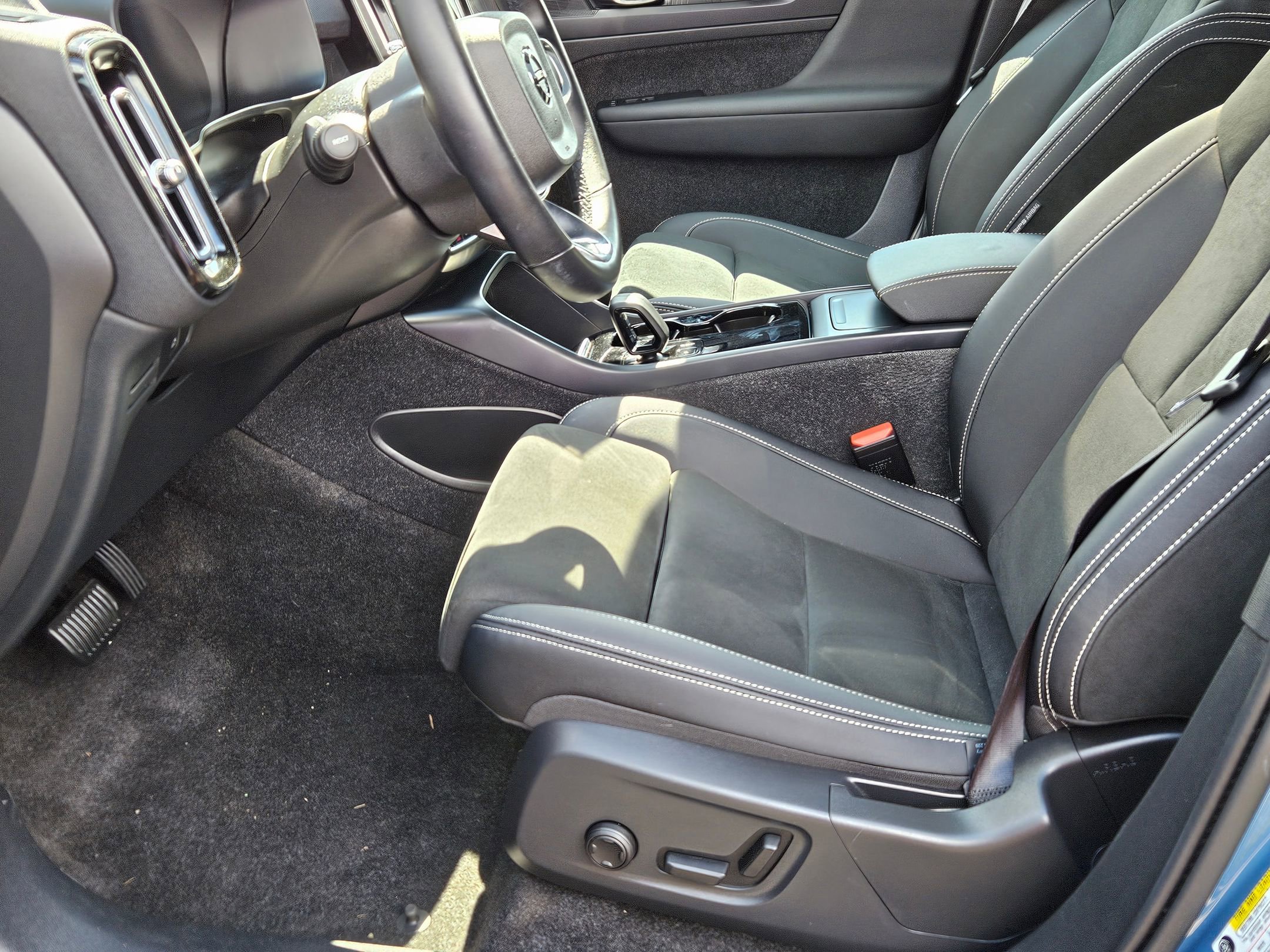 Used 2023 Volvo C40 P8 Recharge Plus image 13