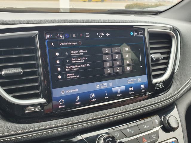 Used 2025 Chrysler Pacifica Limited image 34