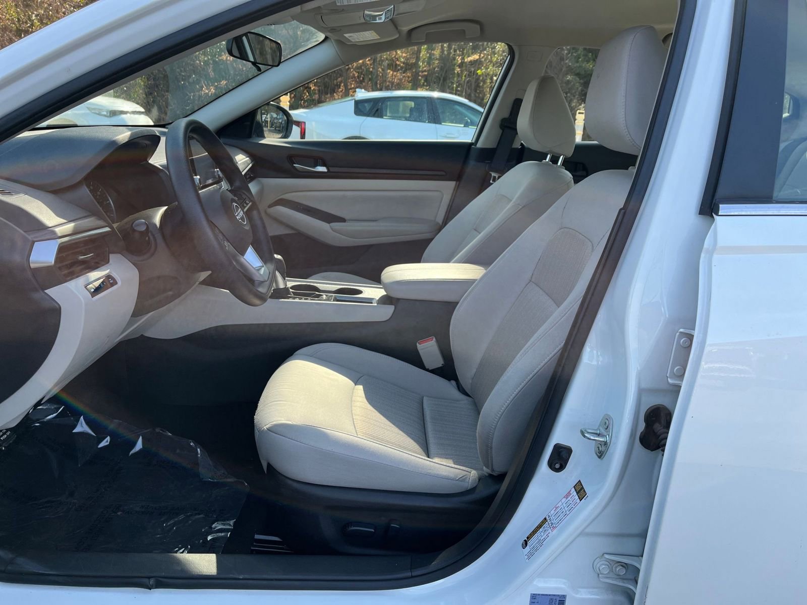 Used 2025 Nissan Altima 2.5 SV image 25