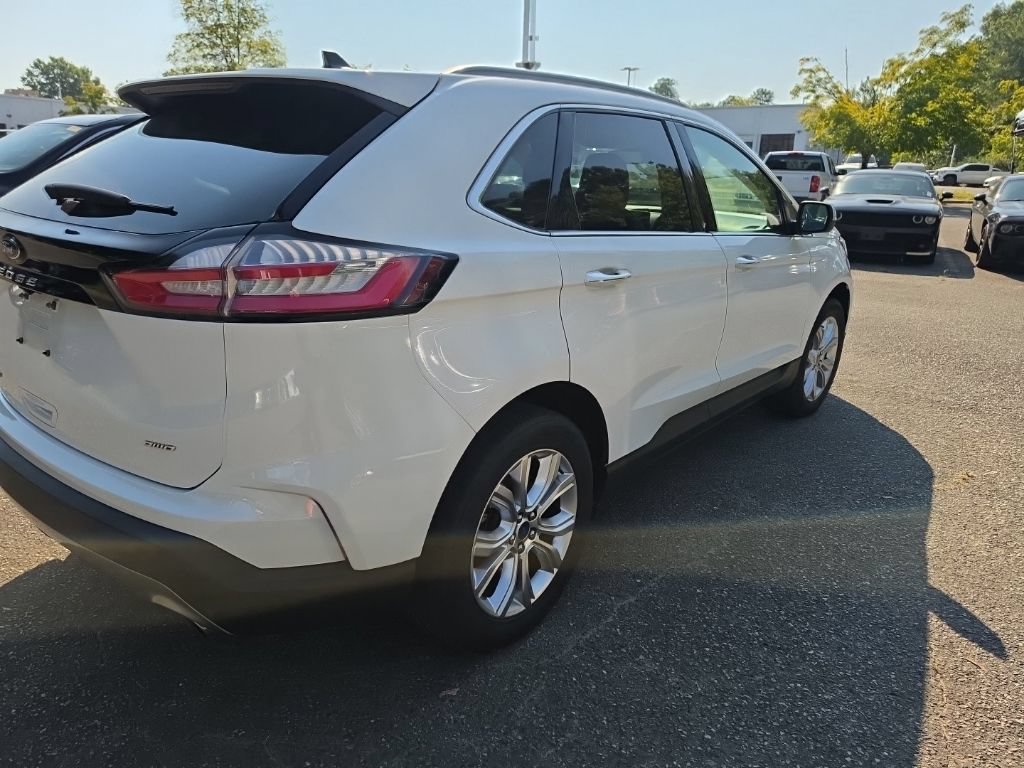 Used 2022 Ford Edge Titanium AWD/4WD image 3