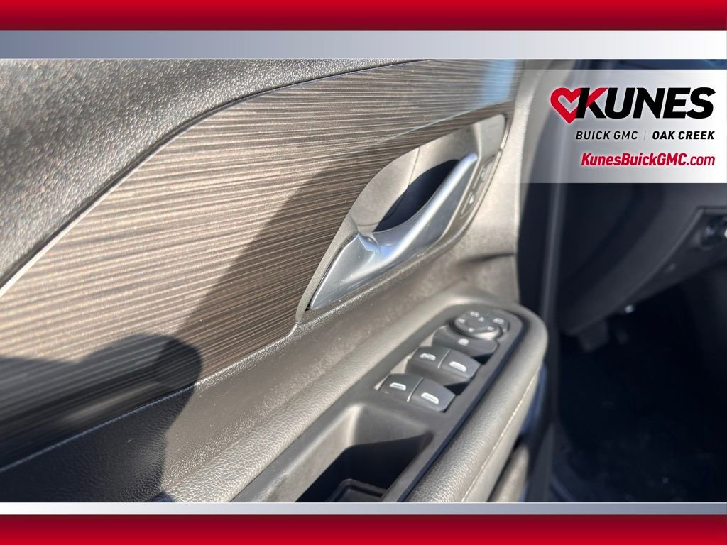 Used 2024 GMC Terrain SLE image 11