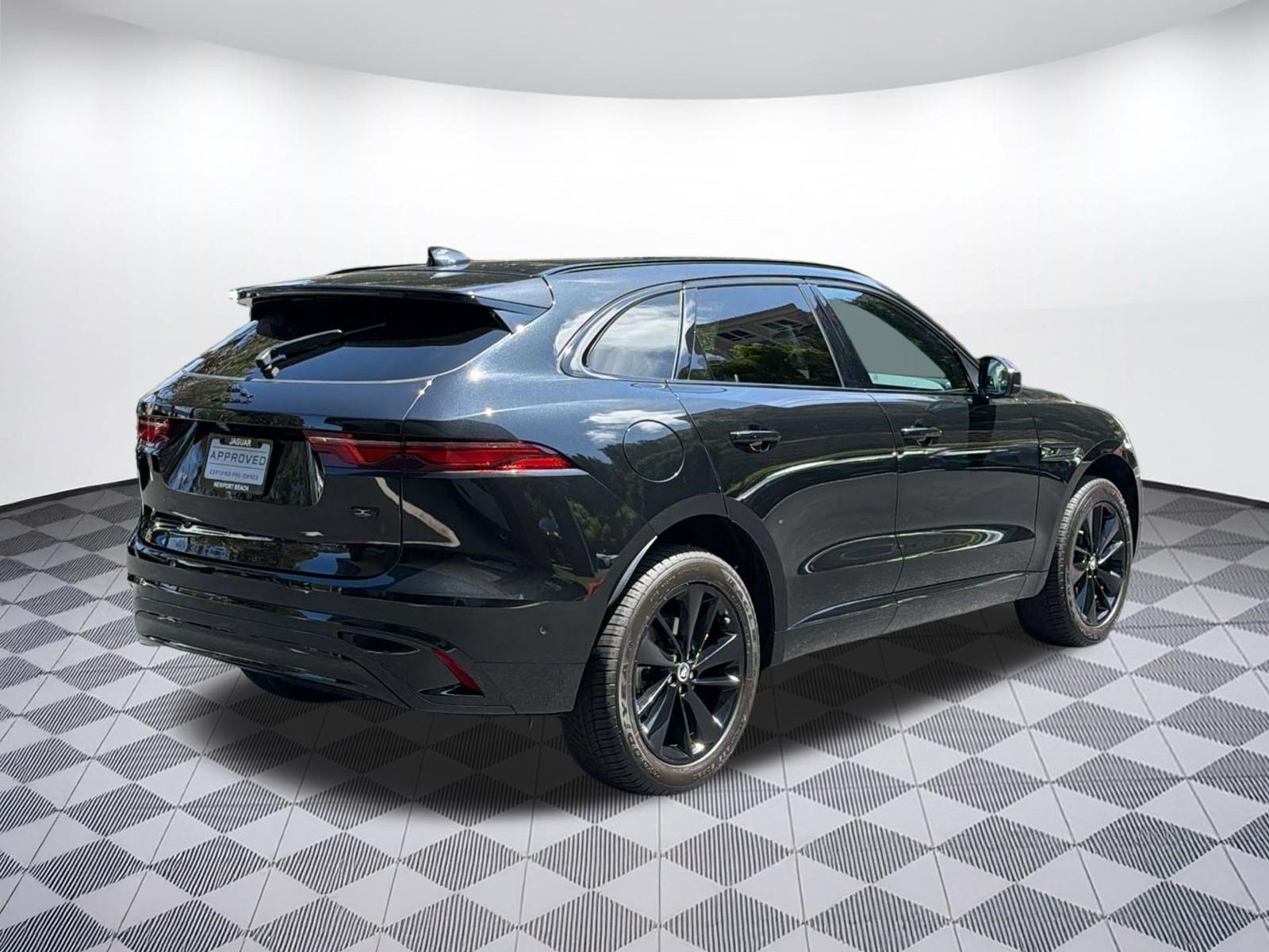 Used 2026 Jaguar F-PACE R-Dynamic S AWD/4WD image 9