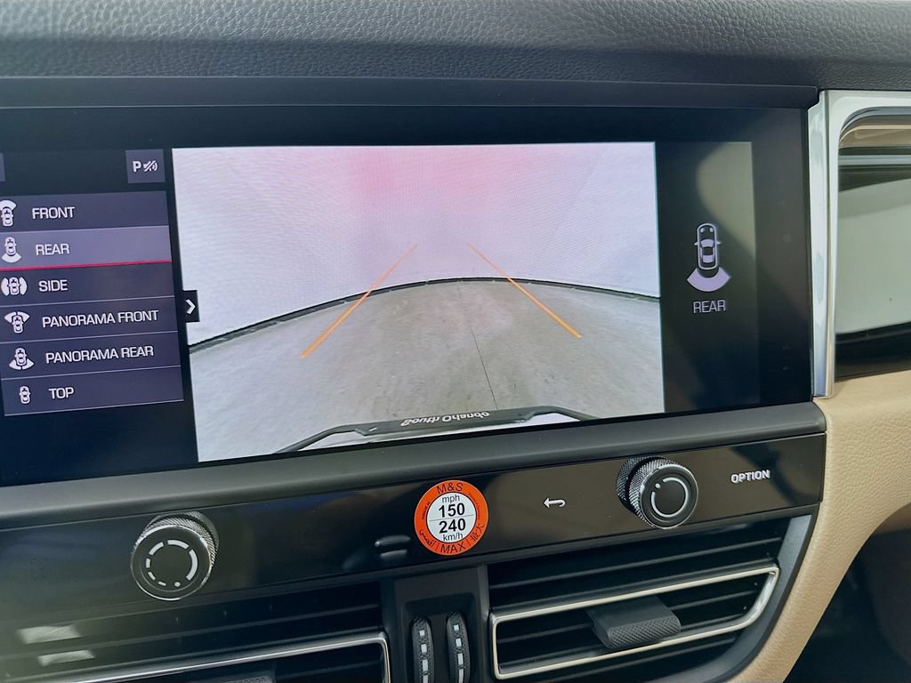 Certified 2026 Porsche Macan AWD/4WD image 17