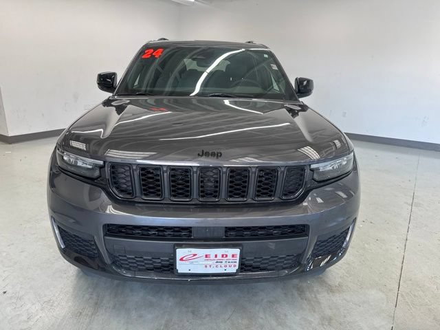 Used 2024 Jeep Grand Cherokee L Altitude AWD/4WD image 5