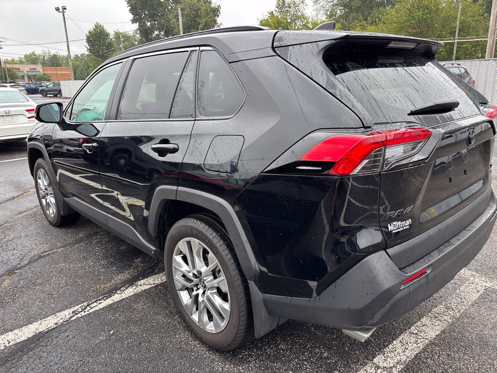 Used 2025 Toyota RAV4 XLE Premium AWD/4WD image 5