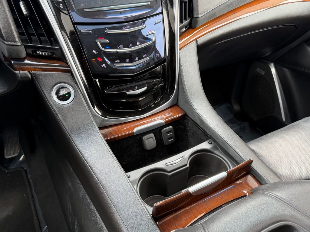 Used 2018 Cadillac Escalade ESV Premium Luxury image 46