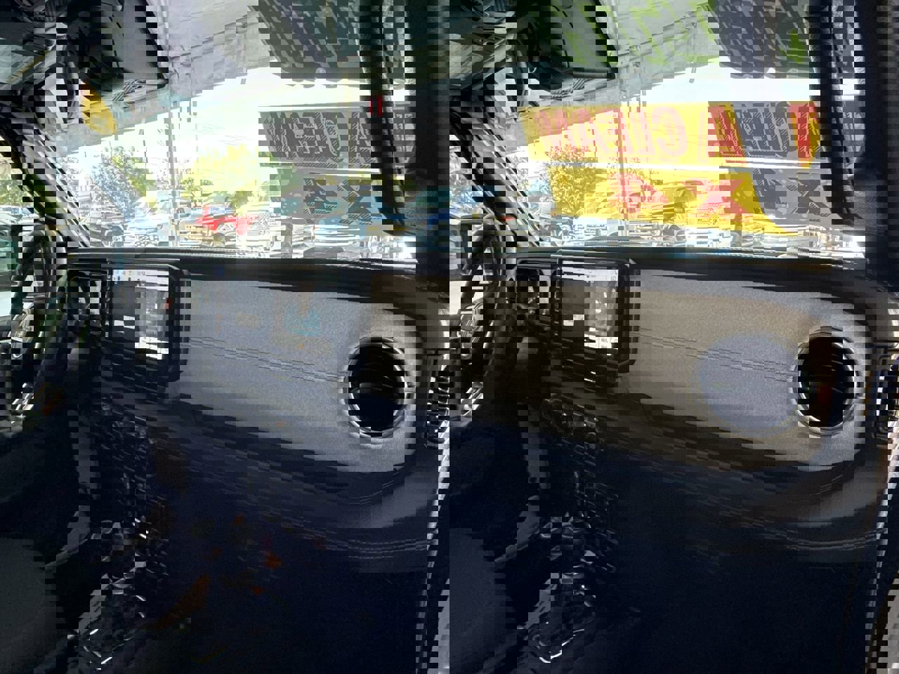 Used 2024 Jeep Wrangler Unlimited Sahara image 27