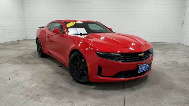 Used 2022 Chevrolet Camaro LT RWD image 5