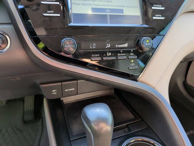 Used 2019 Toyota Camry SE w/ Convenience Package FWD image 23