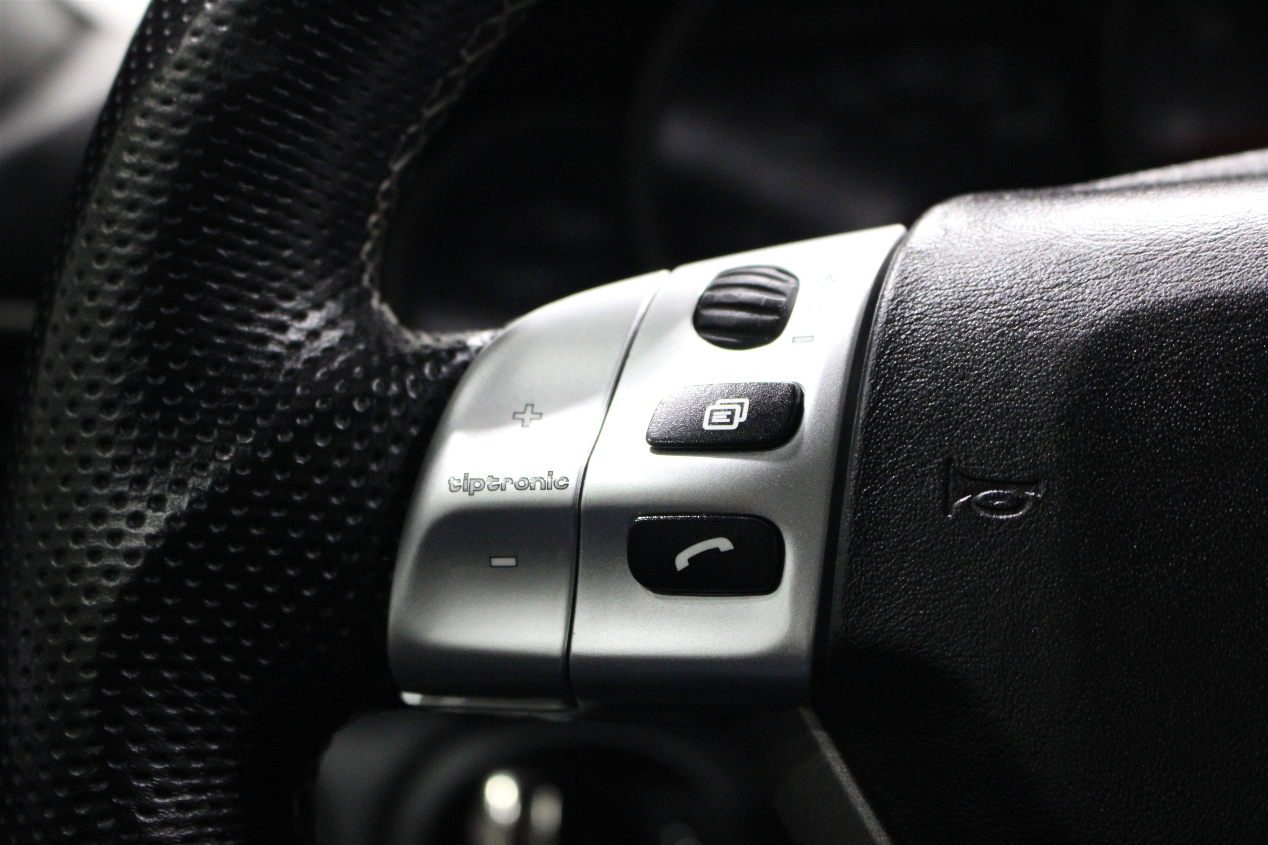 Used 2005 Porsche 911 Carrera RWD image 12