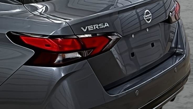 Used 2022 Nissan Versa SV image 10