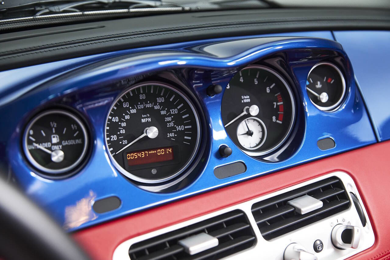 Used 2002 BMW Z8 image 62