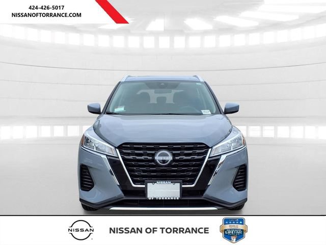 Used 2023 Nissan Kicks SV FWD image 2