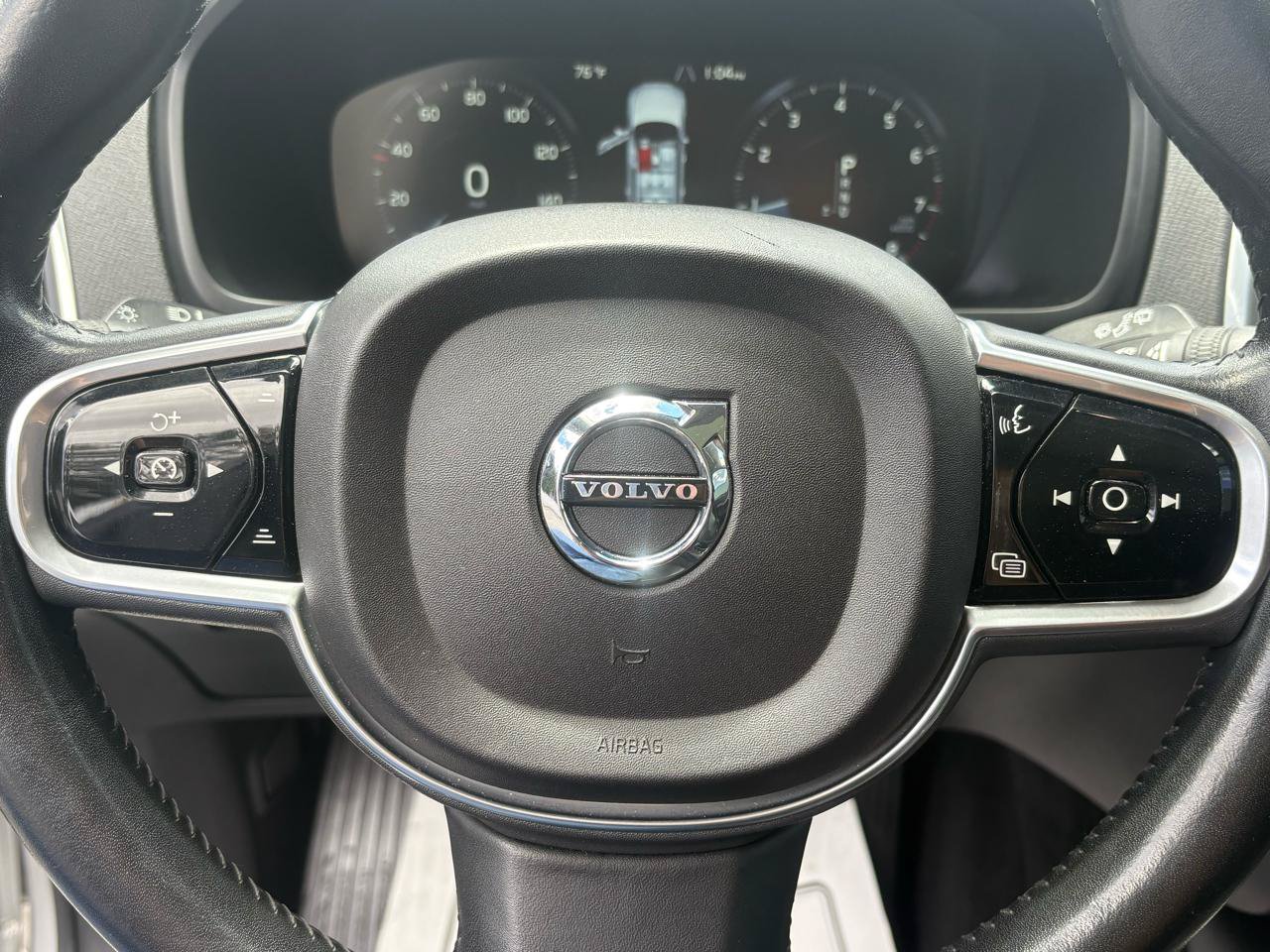 Used 2017 Volvo XC90 T6 Momentum w/ Vision Package AWD/4WD image 22