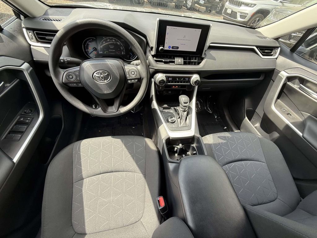 Used 2025 Toyota RAV4 XLE w/ Convenience Package AWD/4WD image 15