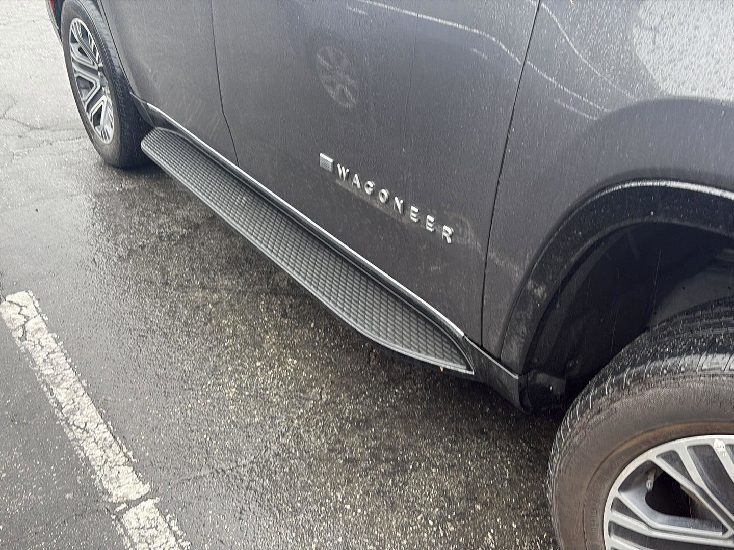 Used 2024 Jeep Wagoneer Series II image 3