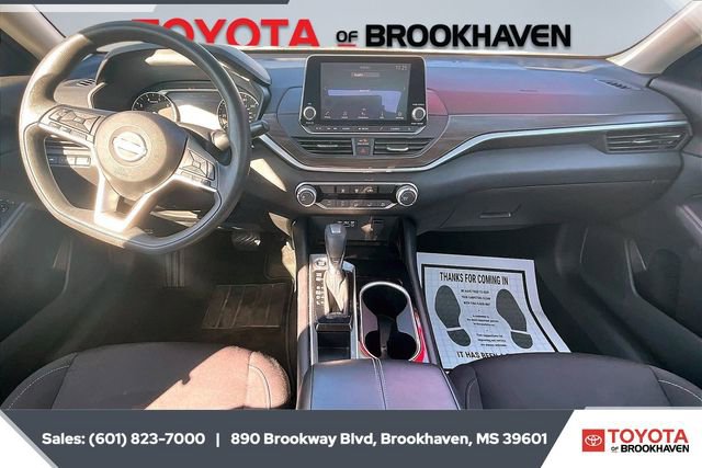 Used 2024 Nissan Altima 2.5 SV image 13