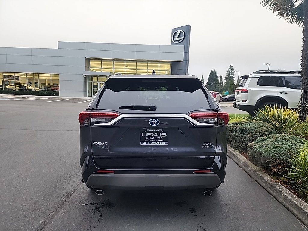 Used 2020 Toyota RAV4 XSE AWD/4WD image 4