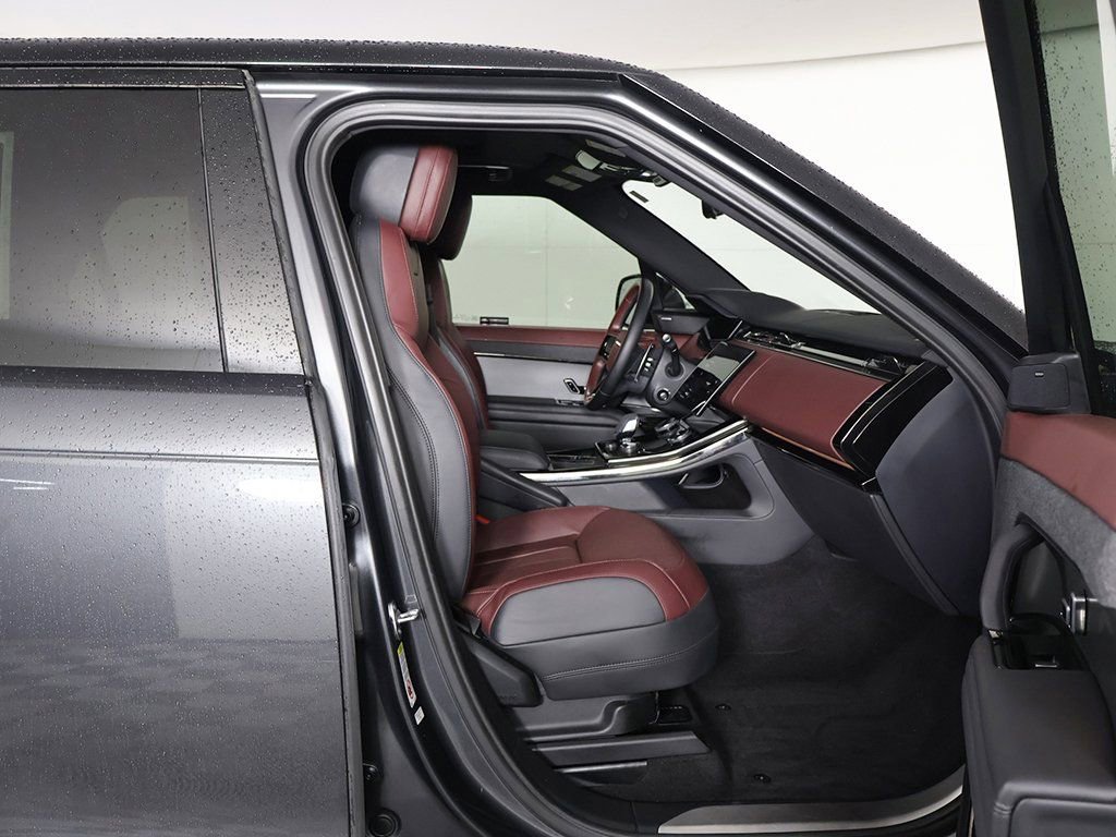 Used 2023 Land Rover Range Rover Sport SE Dynamic image 32