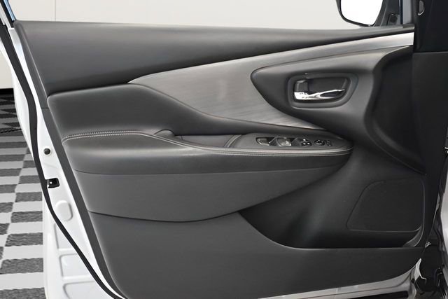 Used 2018 Nissan Murano SV image 22
