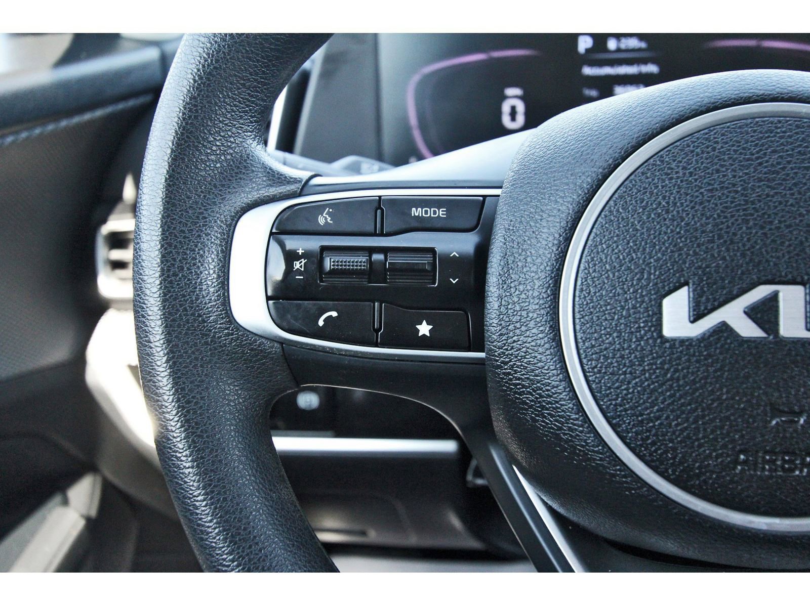 Used 2024 Kia Sportage LX image 23