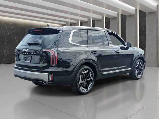 Used 2024 Kia Telluride EX w/ EX Captain's Chair Package image 6