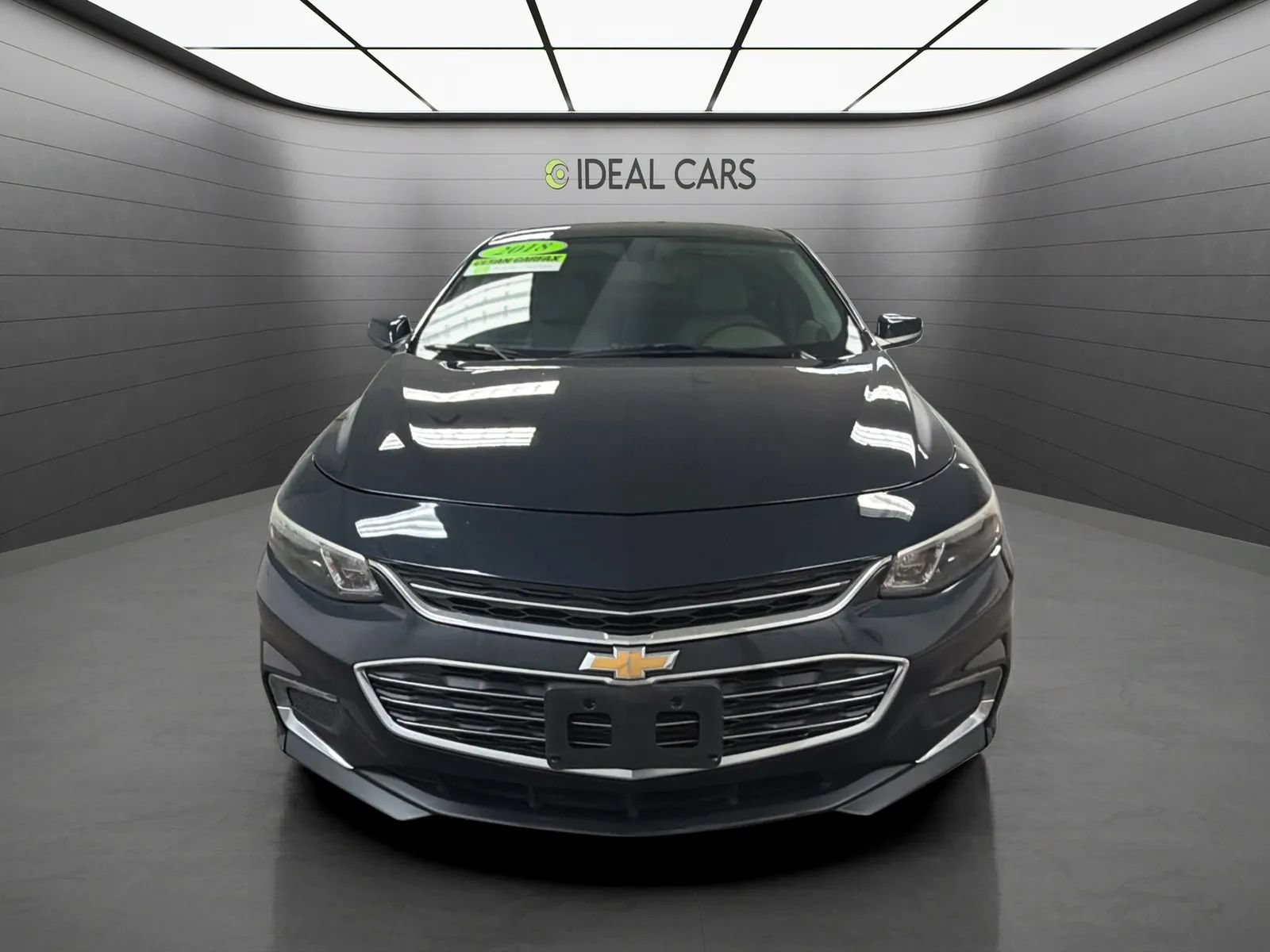 Used 2018 Chevrolet Malibu LT FWD image 2