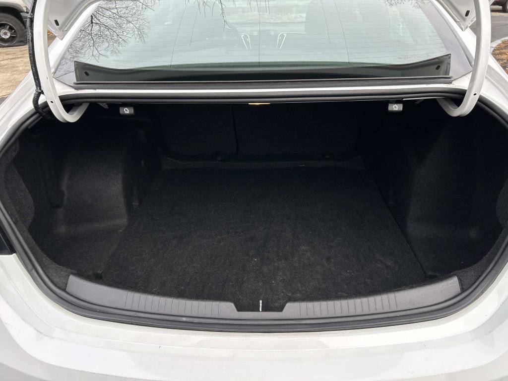 Used 2019 Chevrolet Malibu LT image 15