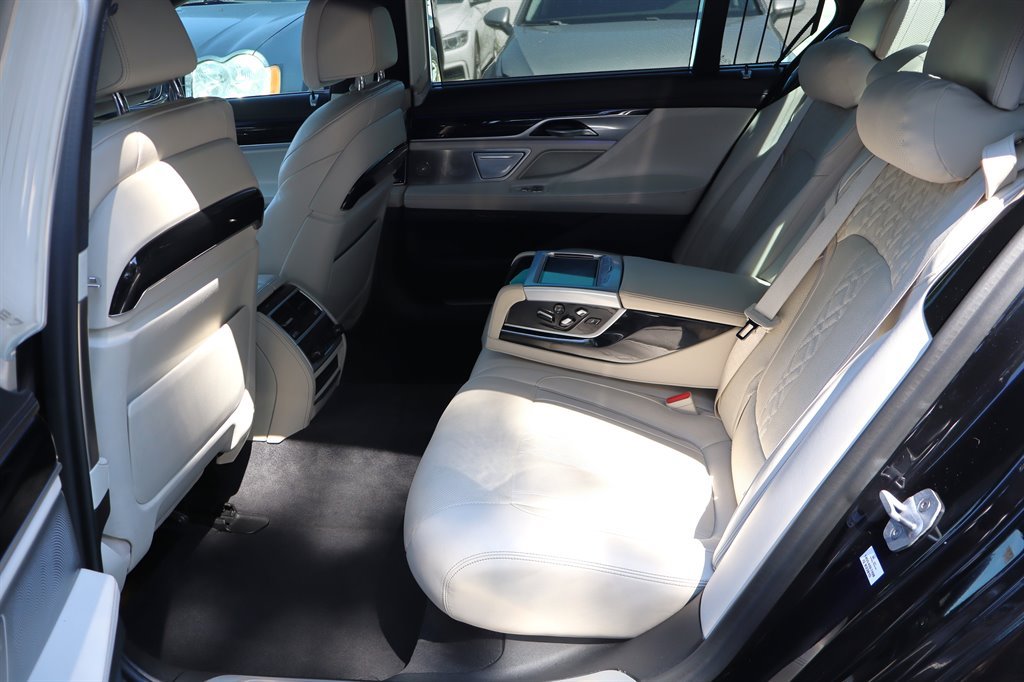 Used 2020 BMW ALPINA B7 xDrive w/ Luxury Rear Seating Package AWD/4WD image 28
