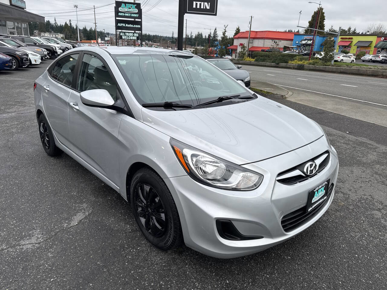 Used 2013 Hyundai Accent GLS image 7