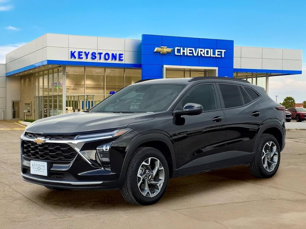 Used 2025 Chevrolet Trax LT FWD image 3