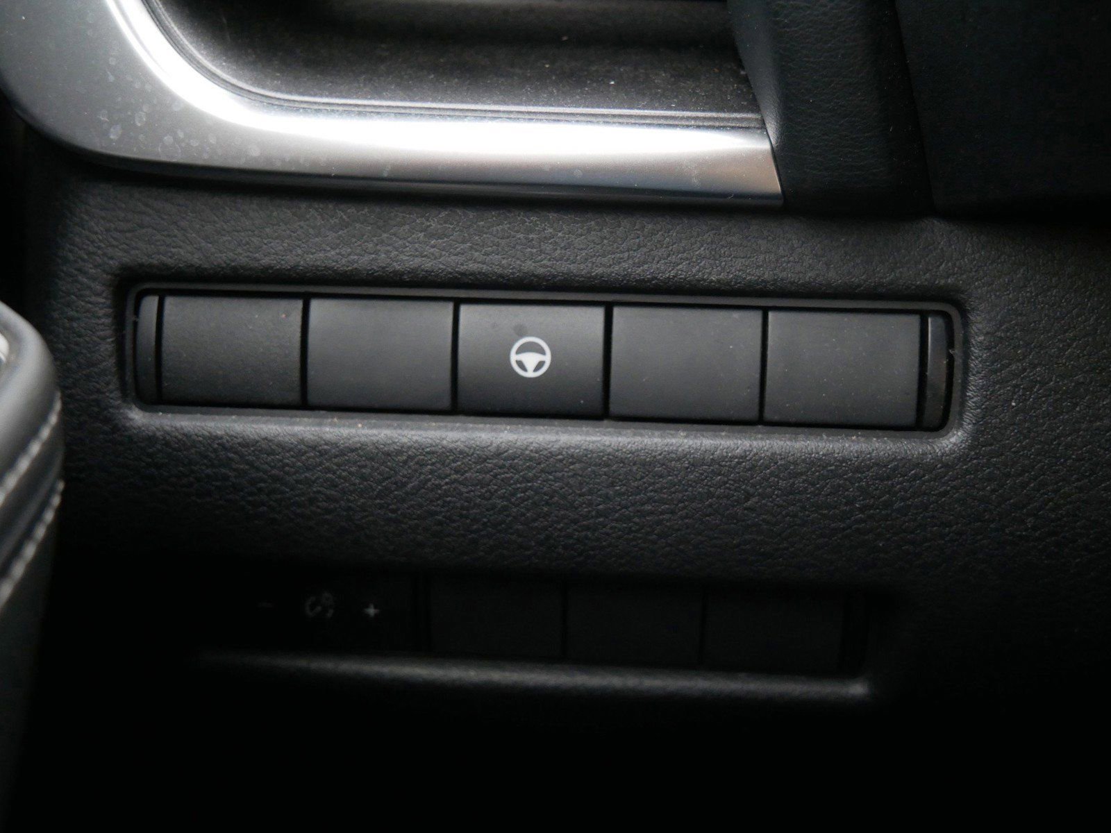 Used 2022 Nissan Rogue SV image 26