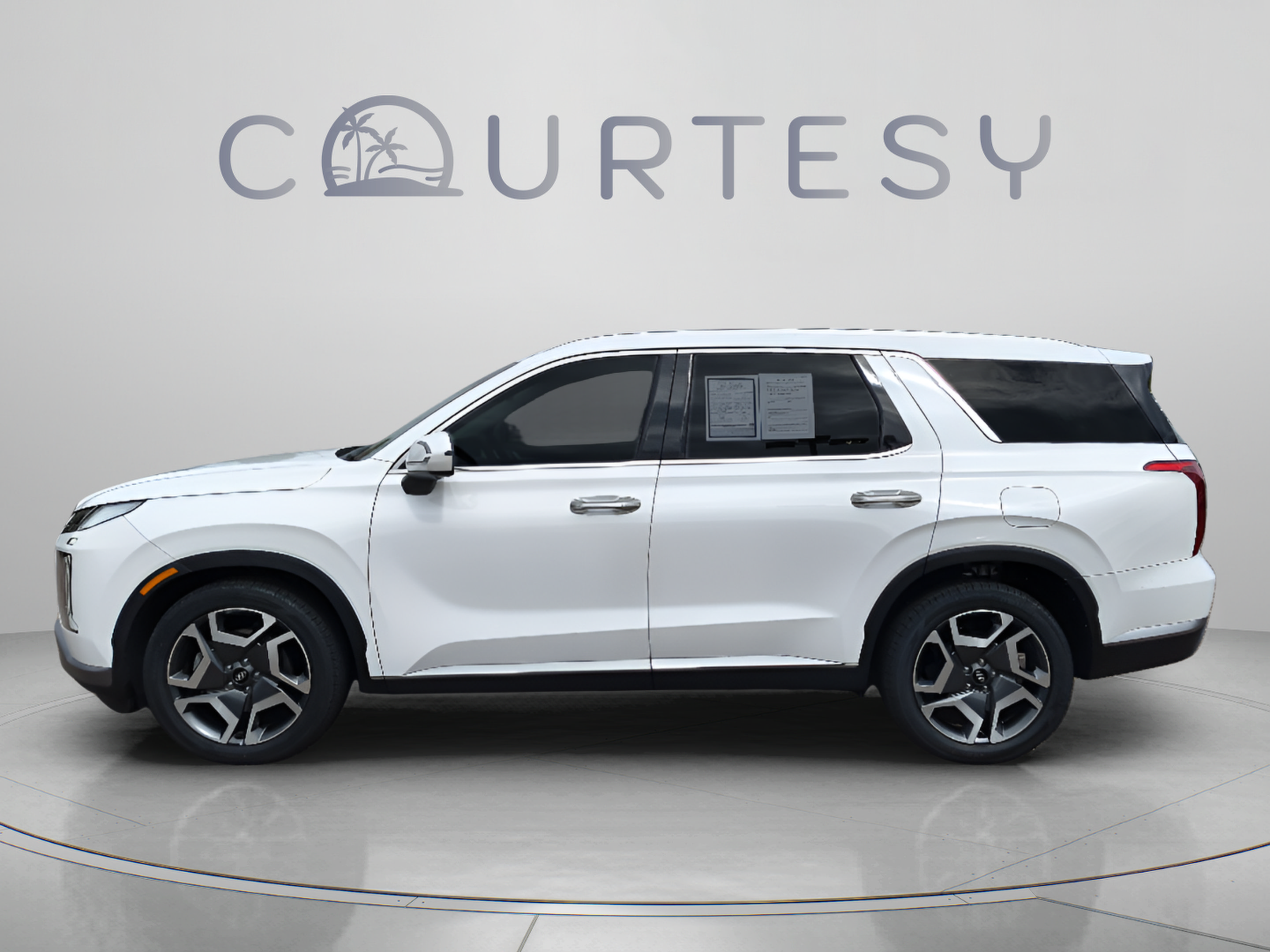 Used 2023 Hyundai Palisade SEL w/ Cargo Package AWD/4WD image 2