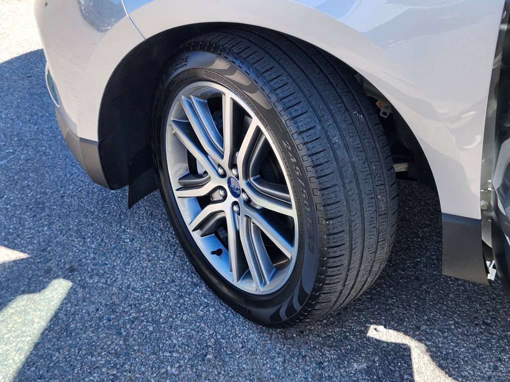 Certified 2022 Ford Edge Titanium AWD/4WD image 35