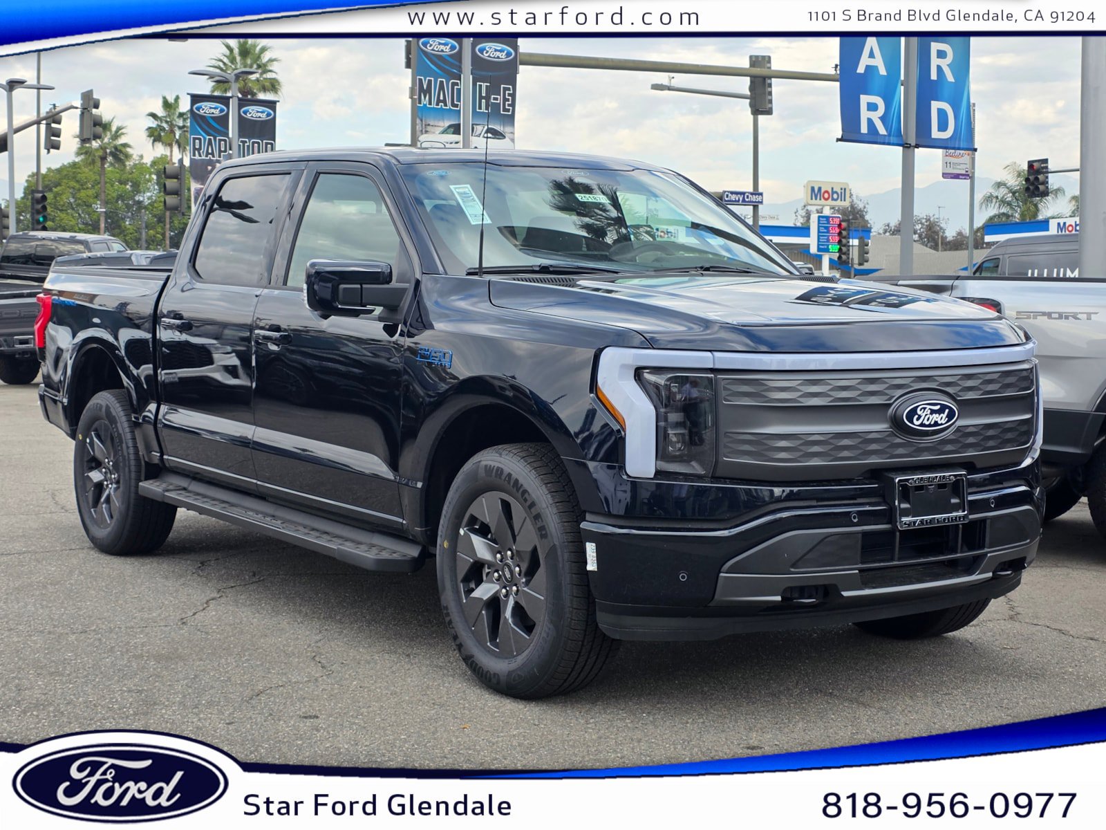 New 2025 Ford F150 Lightning Lariat