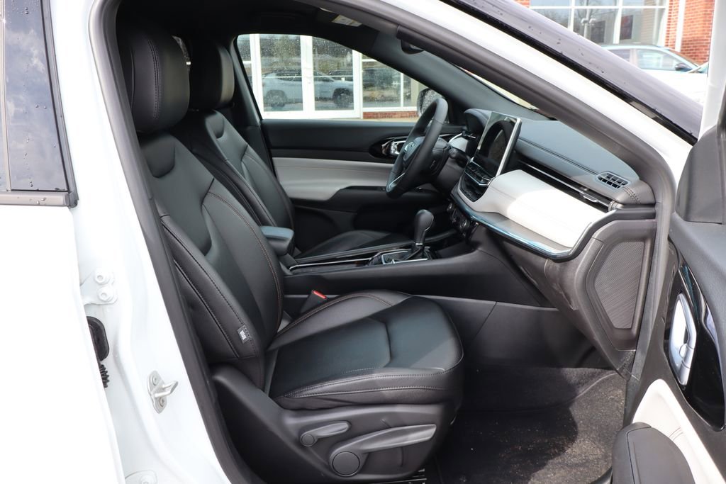 Used 2024 Jeep Compass Limited image 41