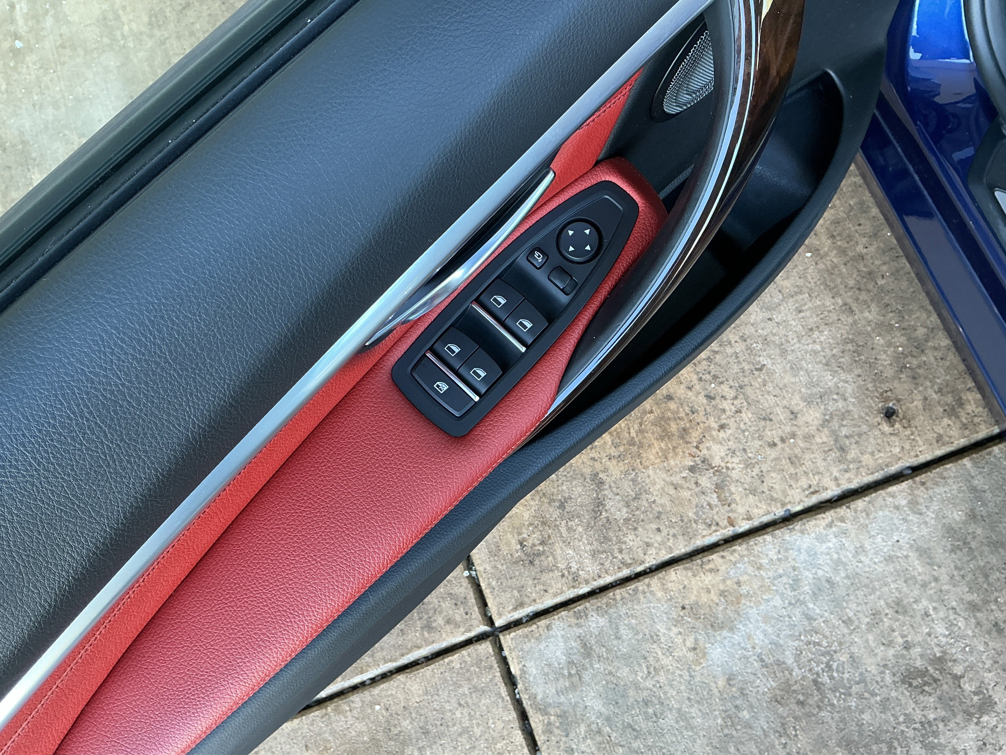 Used 2018 BMW 330i xDrive Sedan w/ Premium Package image 15