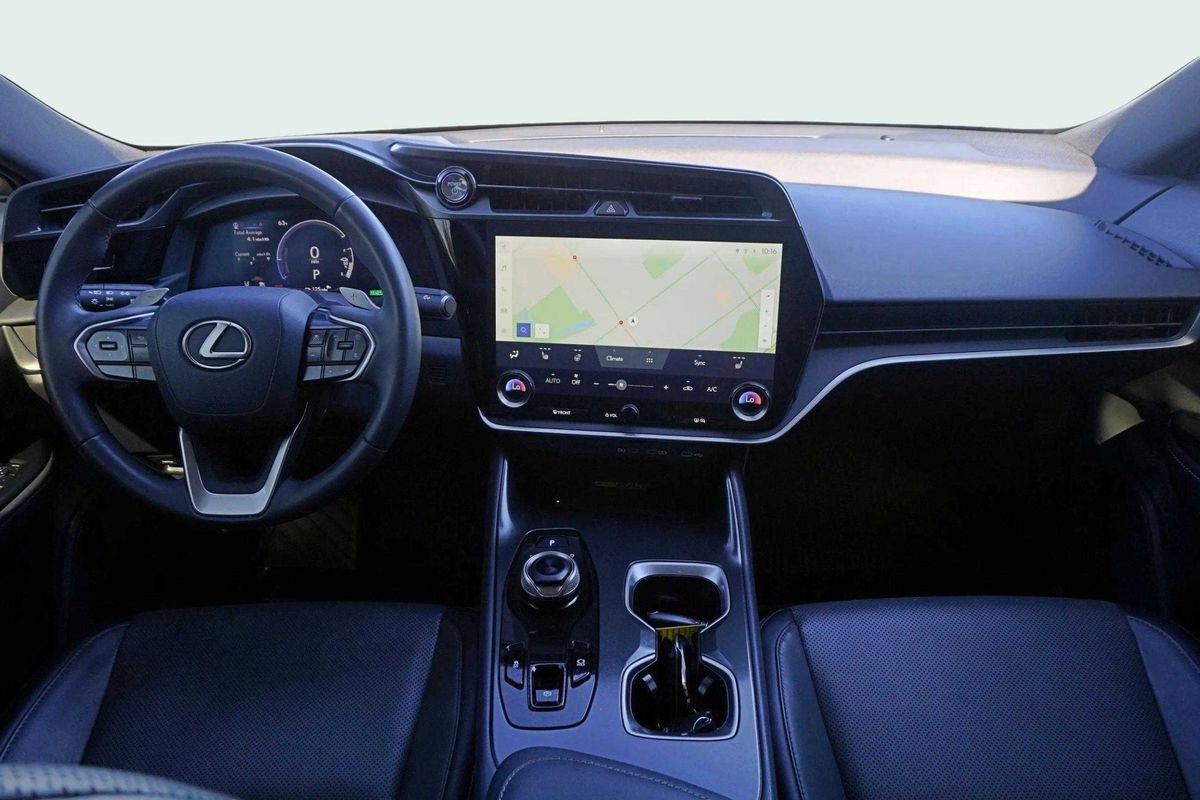 Used 2024 Lexus RZ 300e Premium image 18