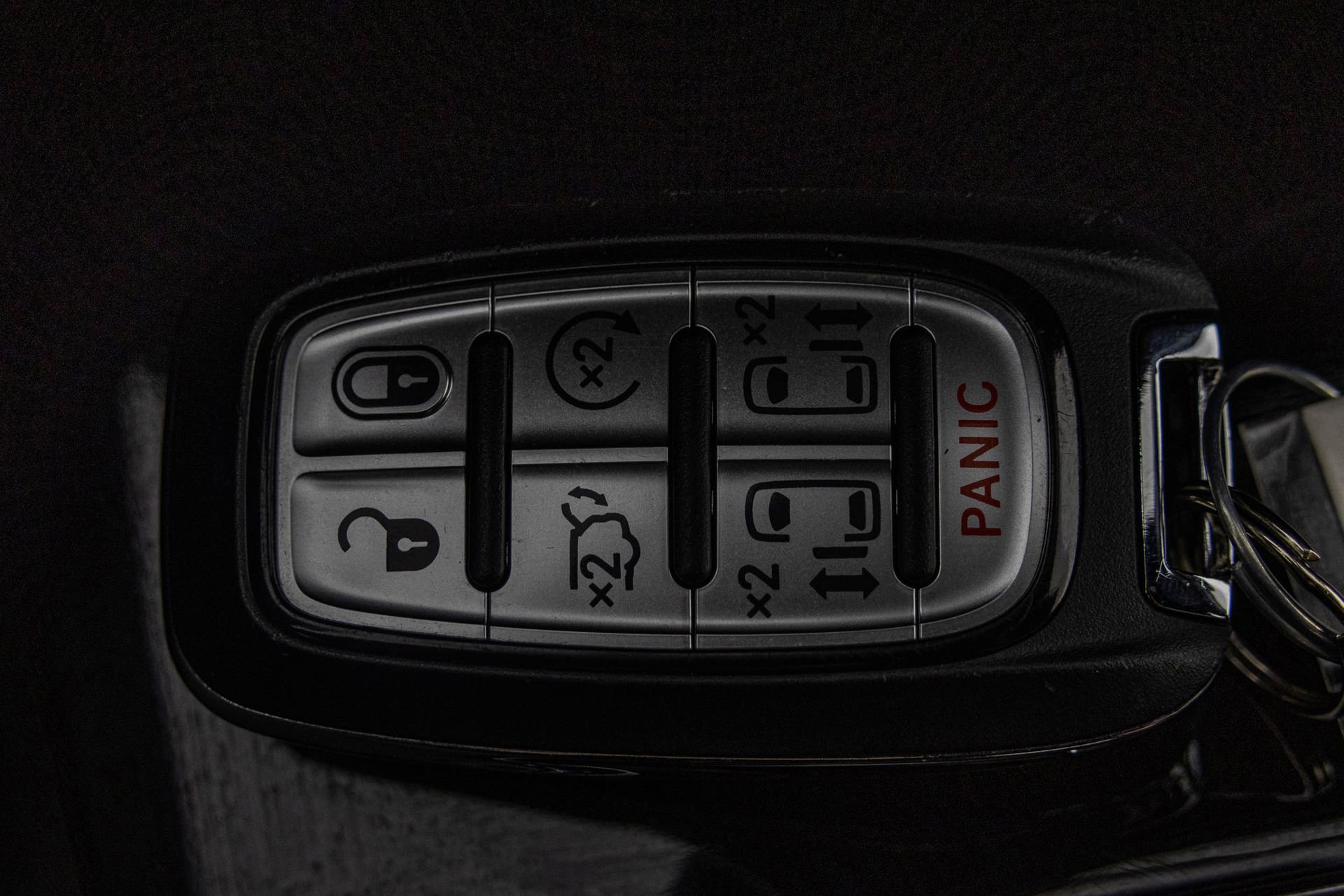 Used 2023 Chrysler Pacifica Limited w/ Uconnect Theater Family Group image 33