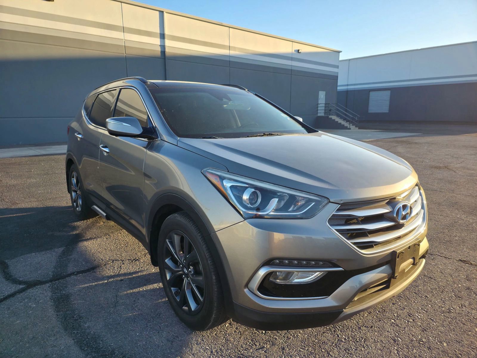 Used 2018 Hyundai Santa Fe Sport w/ 2.0T Ultimate Tech Package 05 FWD image 3
