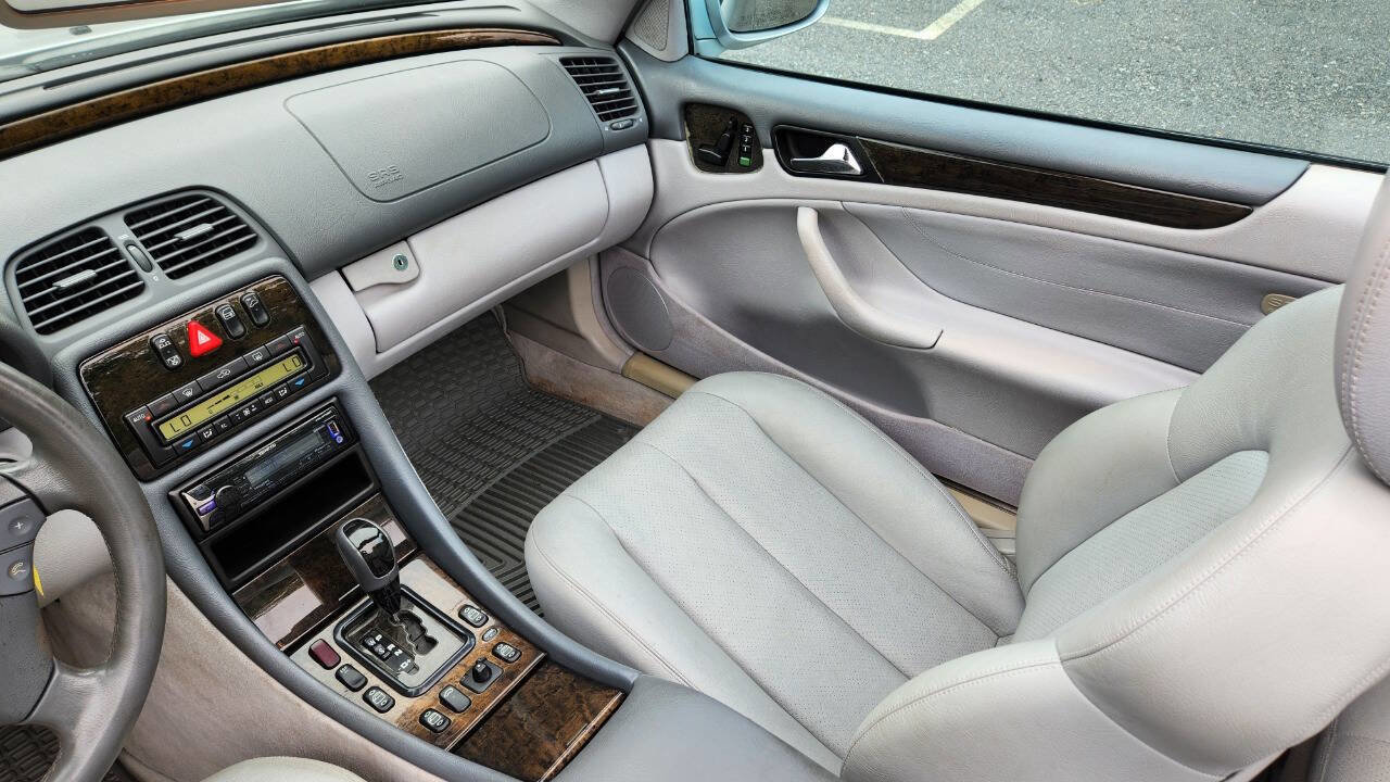 Used 2001 Mercedes-Benz CLK 430 Cabriolet image 29