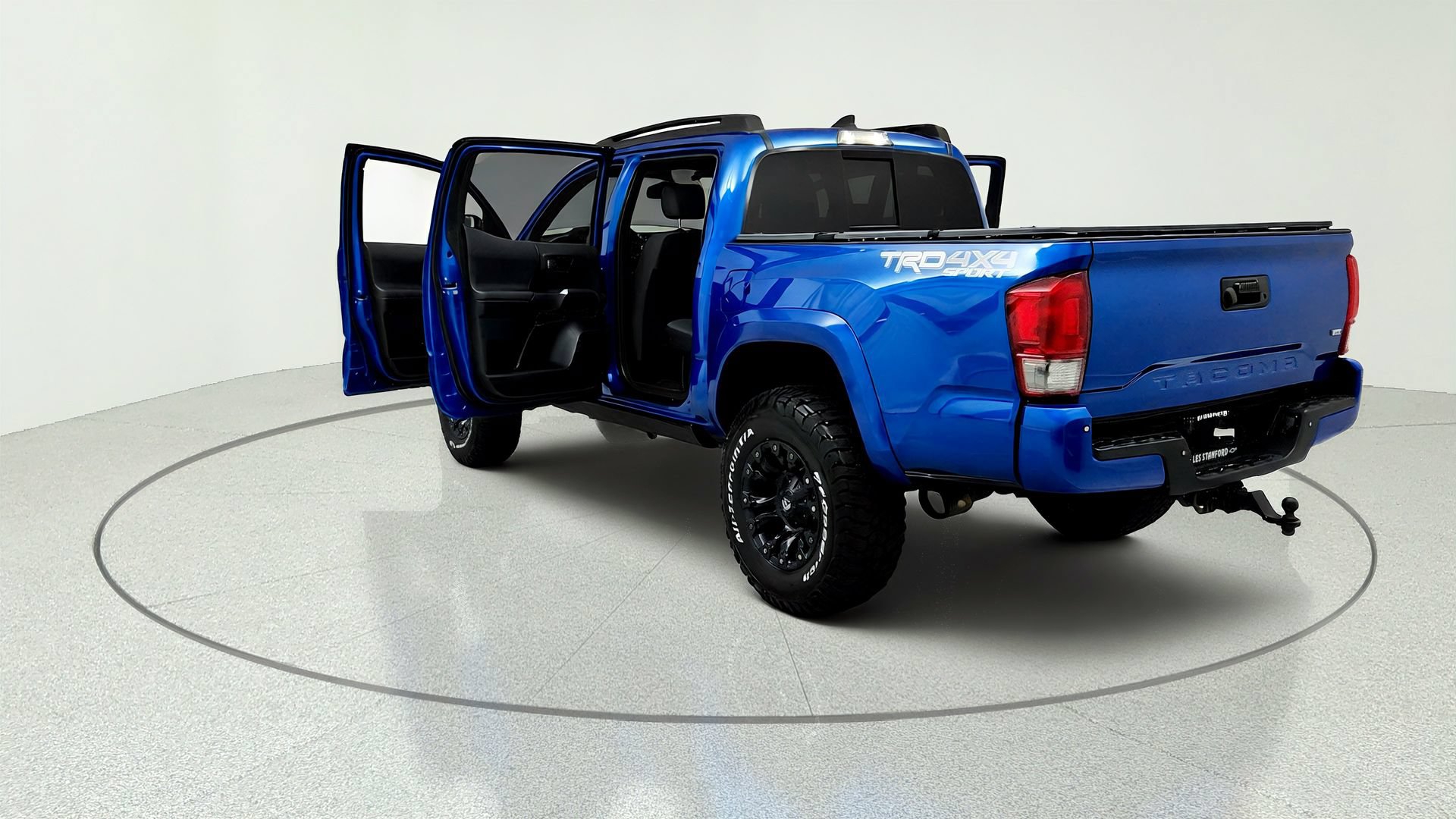 Used 2017 Toyota Tacoma TRD Sport AWD/4WD image 11