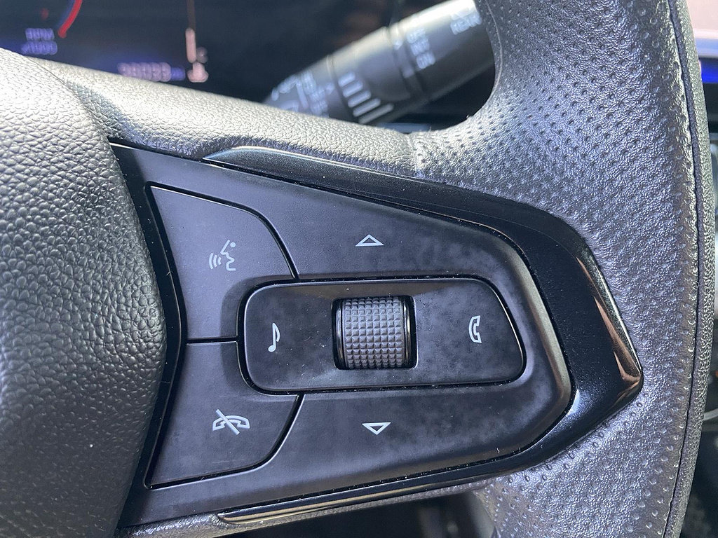 Used 2025 Chevrolet TrailBlazer LT AWD/4WD image 46